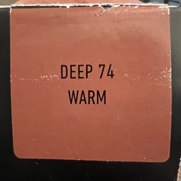 KVD Lock-it Foundation - Picture 3 of 3